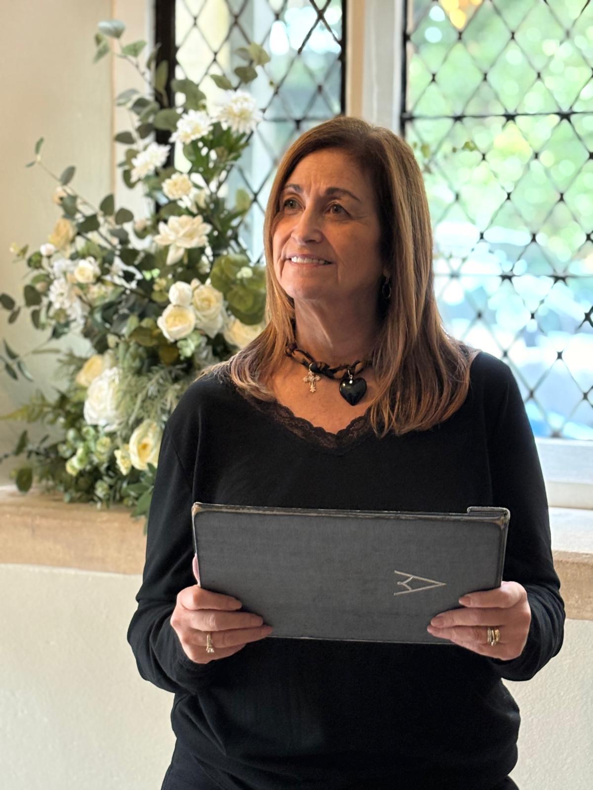 Ellie Pitt - Independent Funeral Celebrant